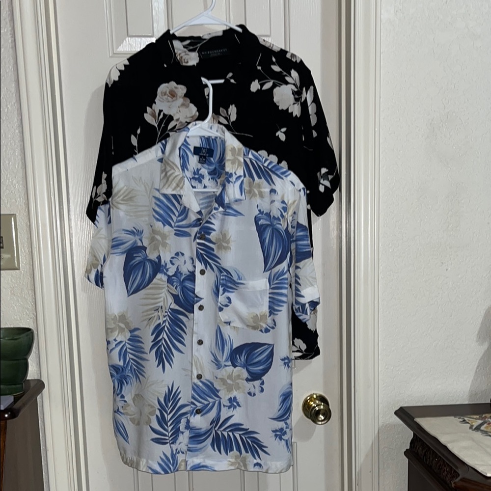 No Boundaries • George • Men’s Hawaiian Floral Button up Shirts Lot • Size Small